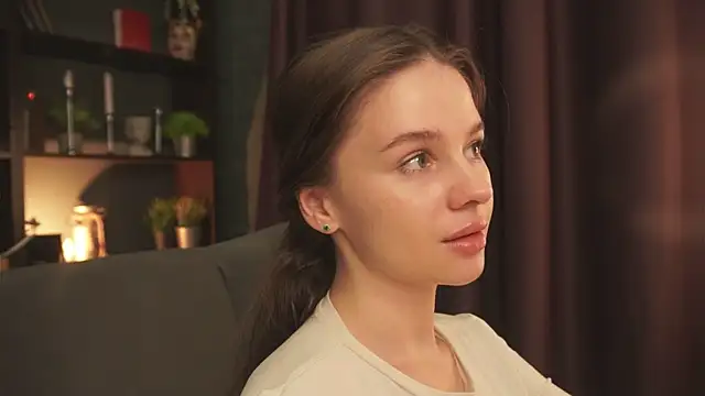 Olivia Farrell online show from 10.07.25