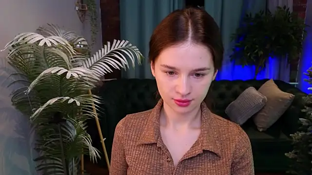 Snapshot of Olivia_Farrell chatting on 11.29.25 Olivia Farrell online show from 11.29.25