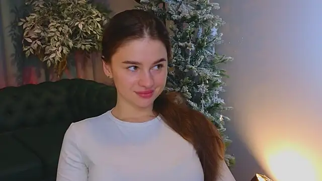 Snapshot of Olivia_Farrell chatting on 12.16.25 Olivia Farrell online show from 12.16.25