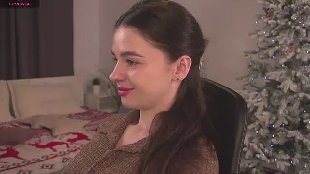 Snapshot of Olivia_Farrell chatting on 12.19.25 Olivia Farrell online show from 12.19.25