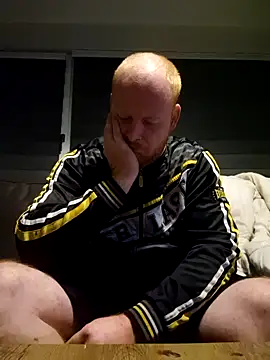 svenni2525 online show from 10.13.25