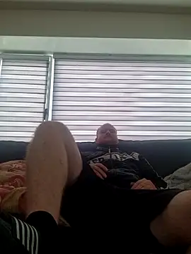 svenni2525 online show from 10.18.25