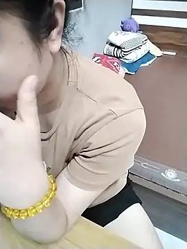 Snapshot of Mie_rose chatting on 04.15.26 Mie rose online show from 04.15.26