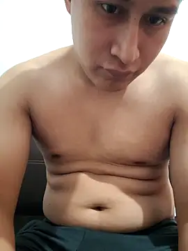 Snapshot of surdotravieso chatting on 09.19.25 surdotravieso online show from 09.19.25