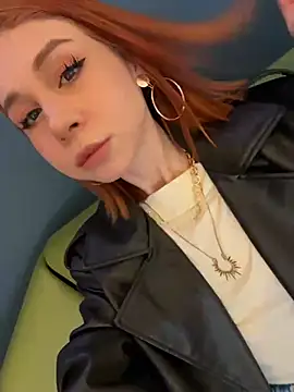 Snapshot of RosieSecret chatting on 04.18.26 RosieSecret online show from 04.18.26