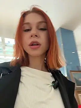 Snapshot of RosieSecret chatting on 04.27.26 RosieSecret online show from 04.27.26