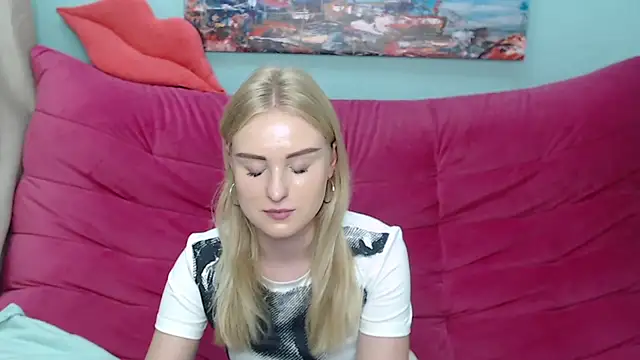 Snapshot of SofySofty chatting on 10.04.25 SofySofty online show from 10.04.25