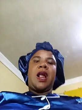 Snapshot of AnnabigpussyXO chatting on 10.11.25 AnnabigpussyXO online show from 10.11.25