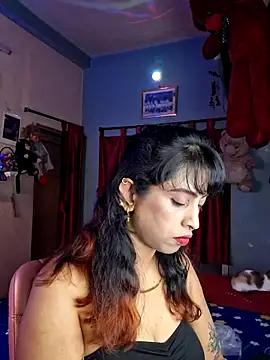 Snapshot of Love_Beauty01 chatting on 05.21.26 Love Beauty01 online show from 05.21.26