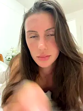 Snapshot of MilaRenee chatting on 10.16.25 MilaRenee online show from 10.16.25