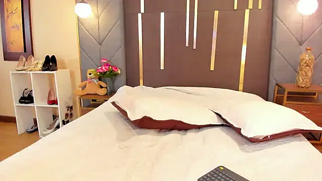 OliviGrace online show from 09.17.25