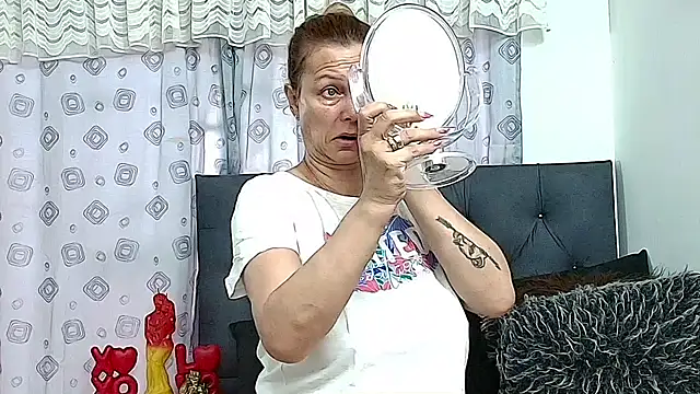 Victoriacoperino online show from 11.24.25