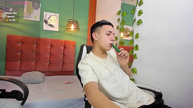 Snapshot of Aisha_andy chatting on 09.11.25 Aisha andy online show from 09.11.25