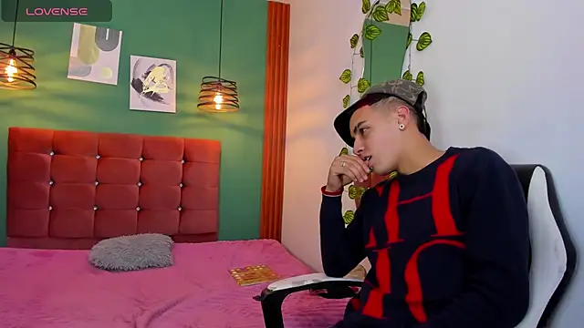 Snapshot of Aisha_andy chatting on 10.18.25 Aisha andy online show from 10.18.25