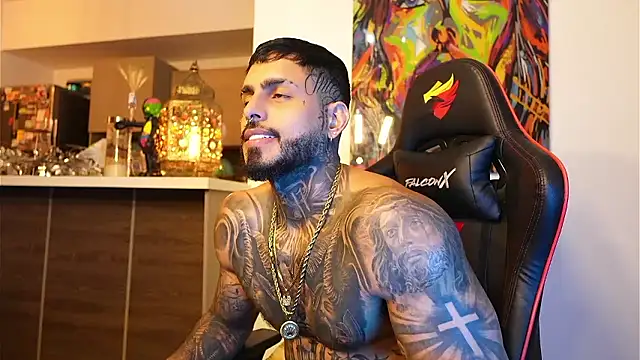 logan hugh8 online show from 09.28.25