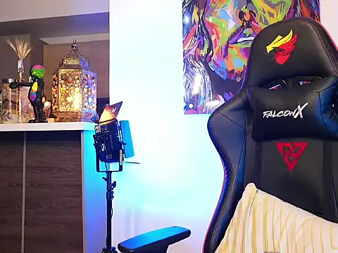 logan hugh8 online show from 10.13.25