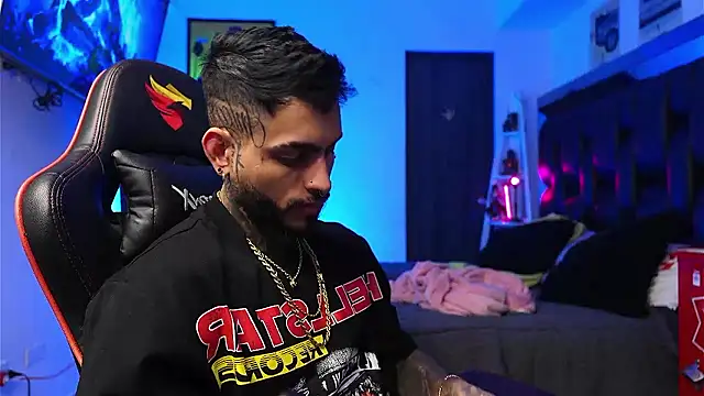 logan hugh8 online show from 01.15.26