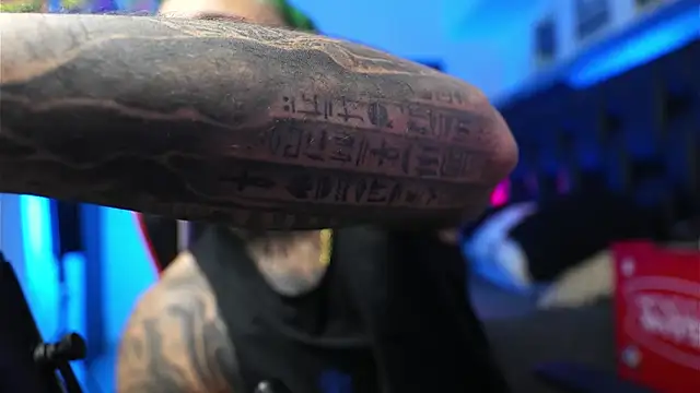 logan hugh8 online show from 02.07.26