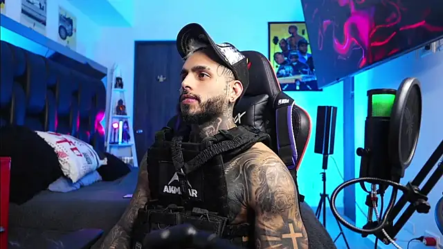 logan hugh8 online show from 02.20.26