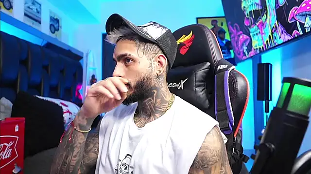 logan hugh8 online show from 02.26.26