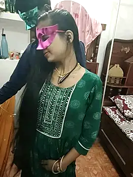 Snapshot of LOVE568 chatting on 11.22.25 LOVE568 online show from 11.22.25