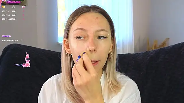 NyxaThorn online show from 09.26.25