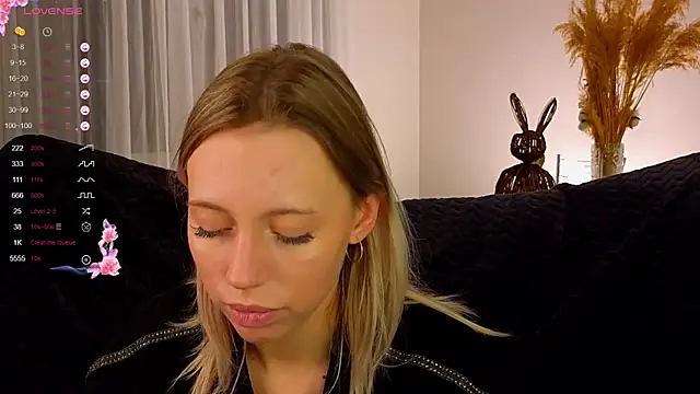 NyxaThorn online show from 11.09.25