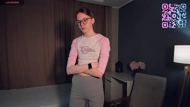 SharylSmalt online show from 04.10.26