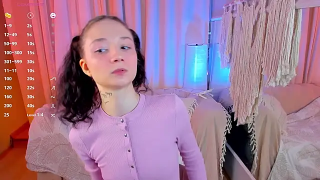 Snapshot of MilliMouse chatting on 10.14.25 MilliMouse online show from 10.14.25