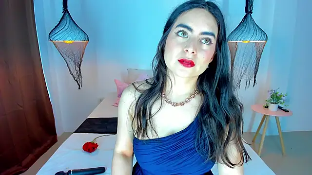 Snapshot of sashaa_petit chatting on 11.08.25 sashaa petit online show from 11.08.25