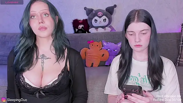 Snapshot of Threesomebabes chatting on 07.10.26 Threesomebabes online show from 07.10.26