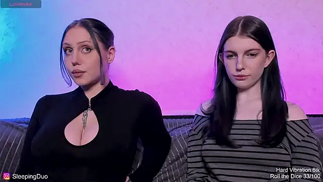 Snapshot of Threesomebabes chatting on 07.31.26 Threesomebabes online show from 07.31.26