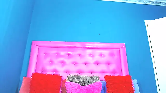 LoloQueen5 online show from 02.15.26