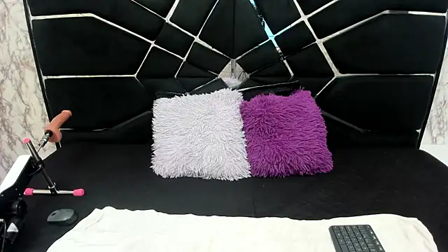 EXOTIC EBONY  online show from 11.02.25