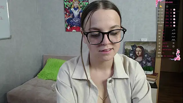 Snapshot of Violetwin chatting on 09.27.25 Violetwin online show from 09.27.25