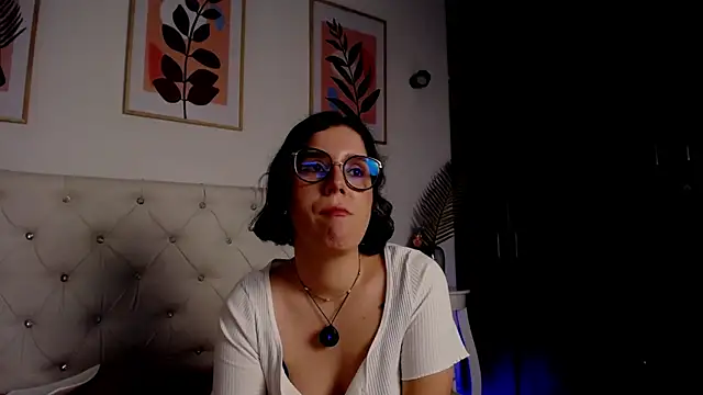 Snapshot of barbyehot chatting on 07.14.26 barbyehot online show from 07.14.26