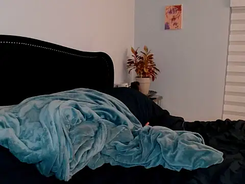 Snapshot of IvyPaige chatting on 10.03.25 IvyPaige online show from 10.03.25