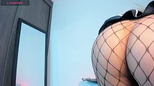 Noami Rose online show from 02.02.26