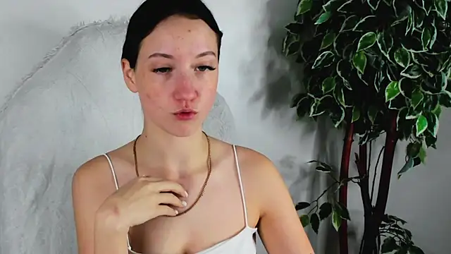 EileenMoores online show from 09.27.25