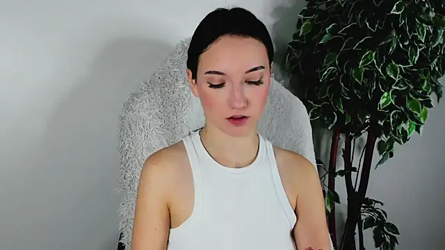 EileenMoores online show from 10.11.25