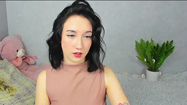 EileenMoores online show from 12.04.25