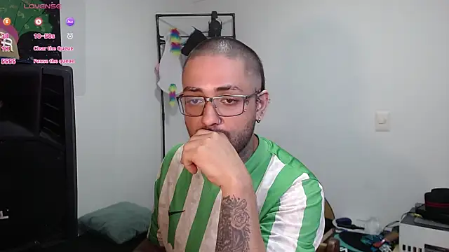 nicolastorres99 online show from 12.22.25