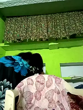 Snapshot of ZIVAA chatting on 04.19.26 ZIVAA online show from 04.19.26