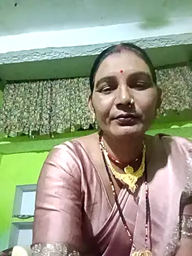 Snapshot of ZIVAA chatting on 04.25.26 ZIVAA online show from 04.25.26