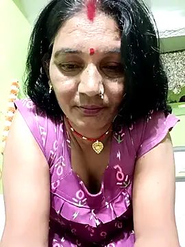 Snapshot of ZIVAA chatting on 05.15.26 ZIVAA online show from 05.15.26