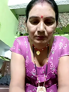 Snapshot of ZIVAA chatting on 05.19.26 ZIVAA online show from 05.19.26