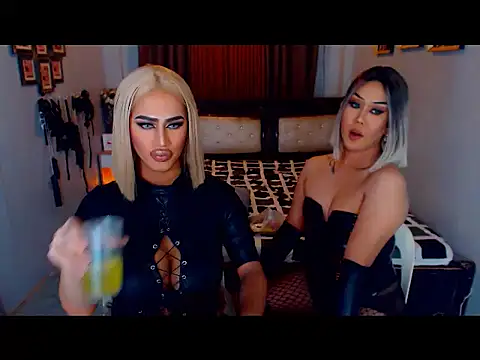 MystiqueQueen online show from 10.27.25