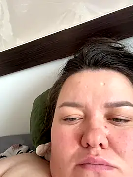 Snapshot of SunnyLeila2101 chatting on 09.10.25 SunnyLeila2101 online show from 09.10.25