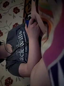 Snapshot of itsCuteTits chatting on 11.29.25 itsCuteTits online show from 11.29.25