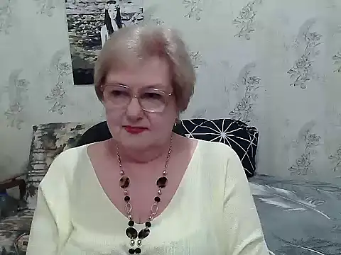 Snapshot of Renata62011 chatting on 04.18.26 Renata62011 online show from 04.18.26